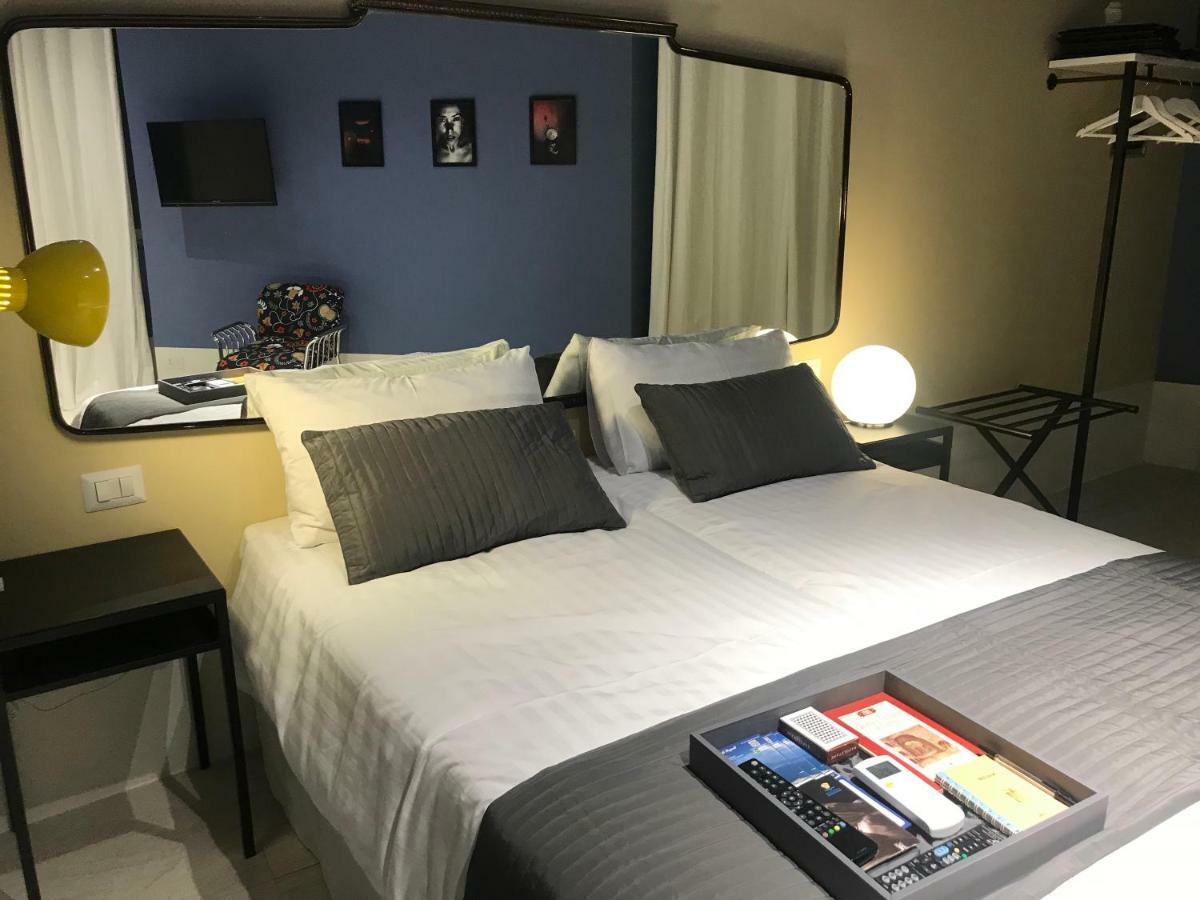 Tresette Toledo Bed & Breakfast เนเปิลส์ ภายนอก รูปภาพ