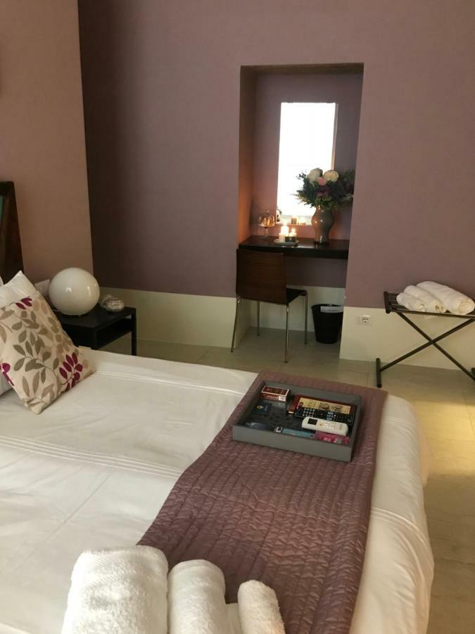 Tresette Toledo Bed & Breakfast เนเปิลส์ ภายนอก รูปภาพ